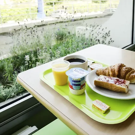 Ibis Budget St Christophe Hotel