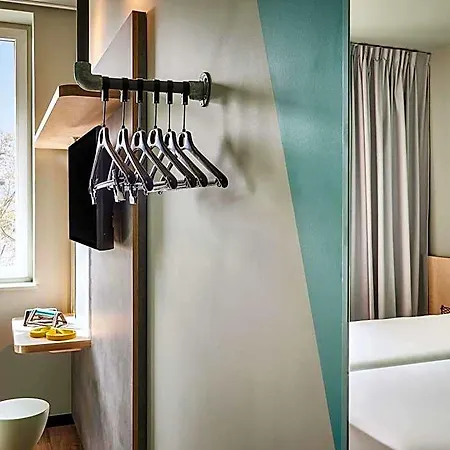 Ibis Budget St Christophe Hotel 2*