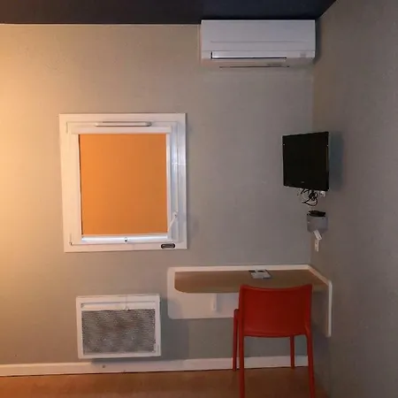 Ibis Budget St Christophe Hotel 2*
